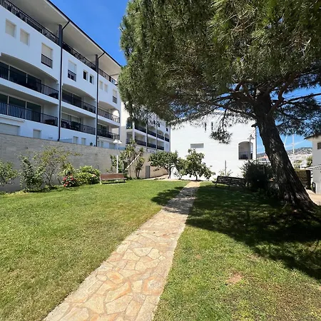 En Puerto Con Terraza Y Vistas Al Mar 아파트 플라티야 다로